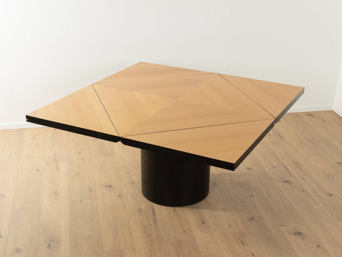 Quadrondo dining table, Erwin Nagel for Rosenthal