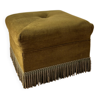 Velvet pouf