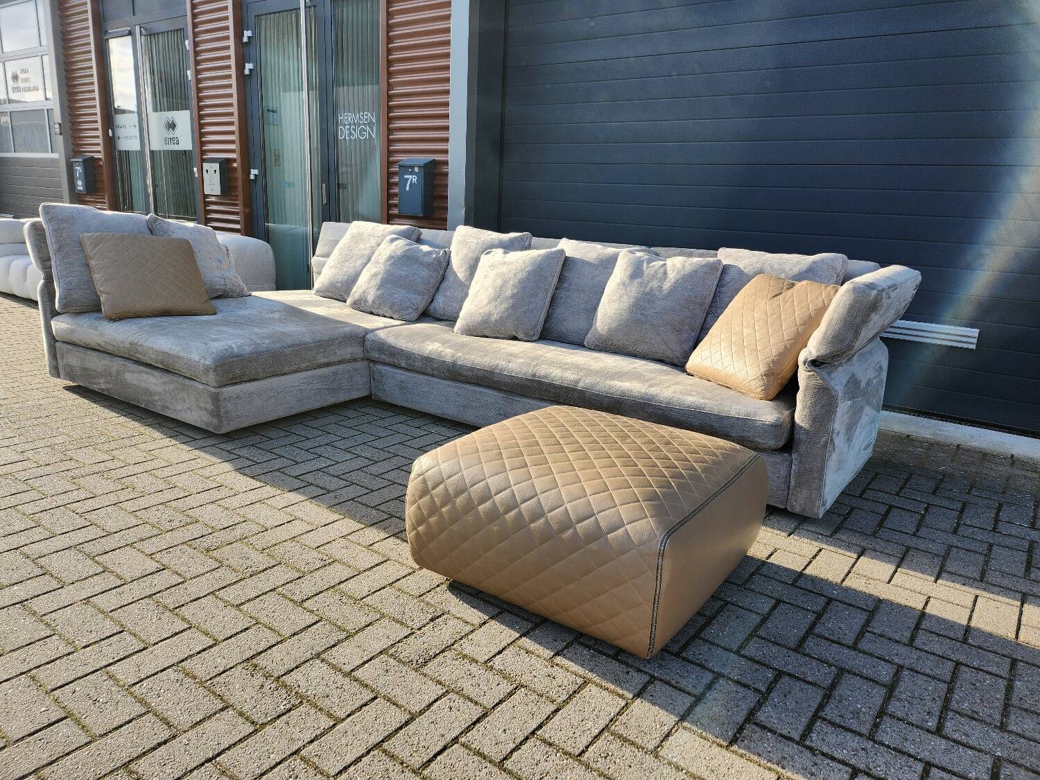 Minotti Collar sofa by Rodolfo Dordoni