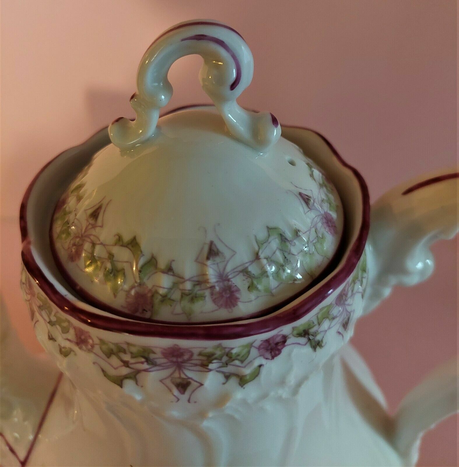 Cafetière verseuse en porcelaine de Paris début XXème