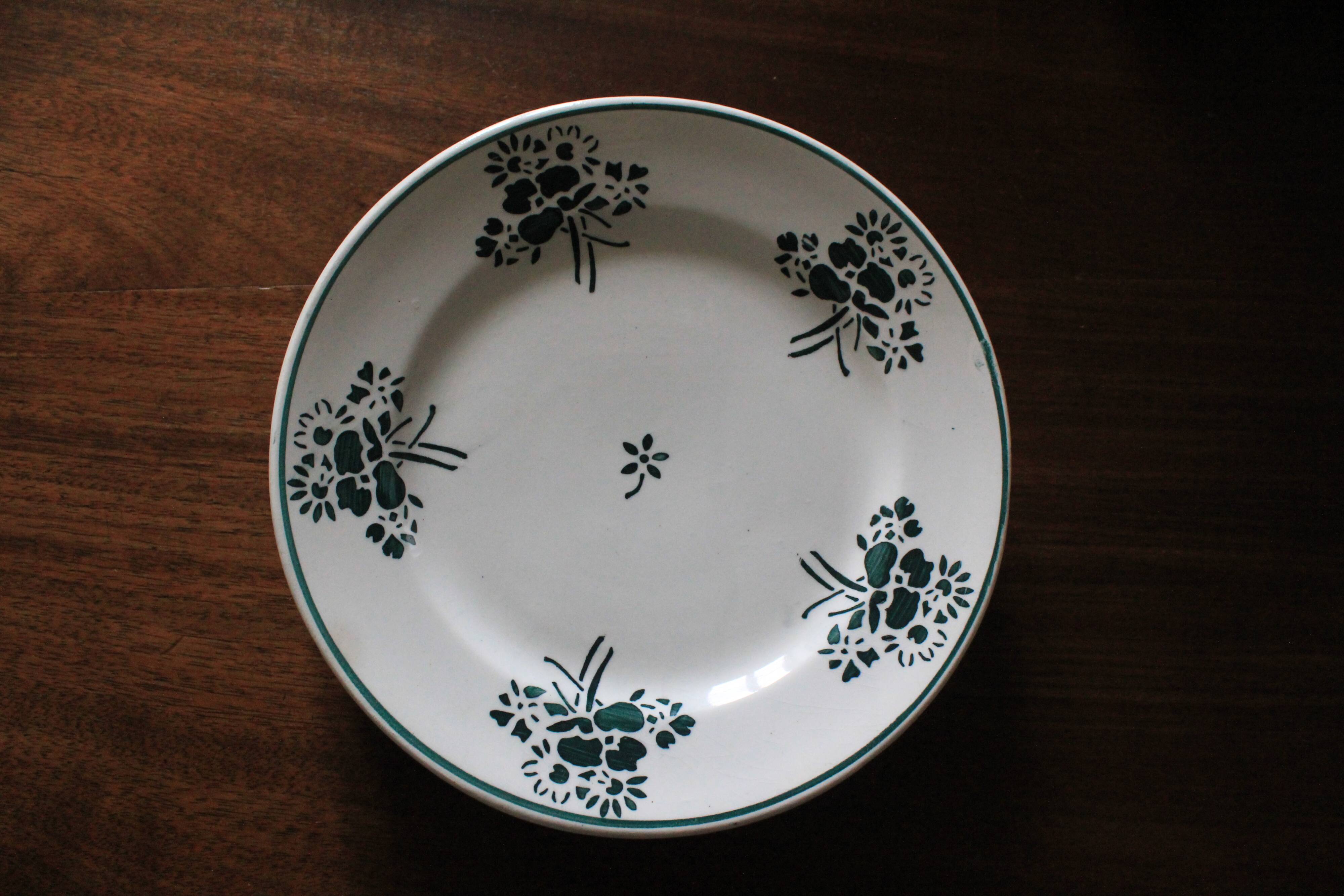 Set of 5 flat plates Faïencerie du Rhône Labrut Frères