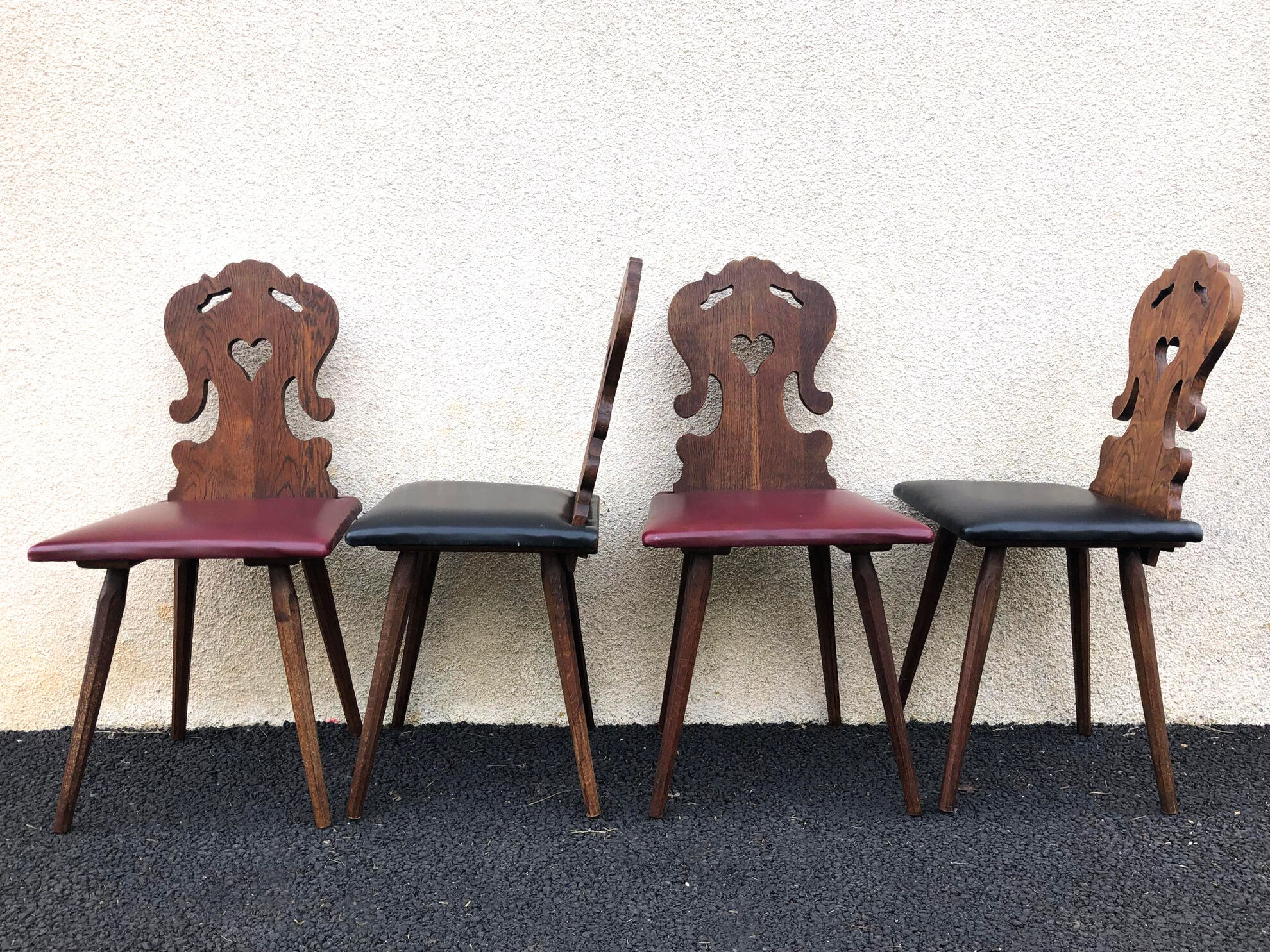 Set of 4 Alsatian chairs, wooden and skaï chair, carved wood, folk art, kitchen, living room, chalet