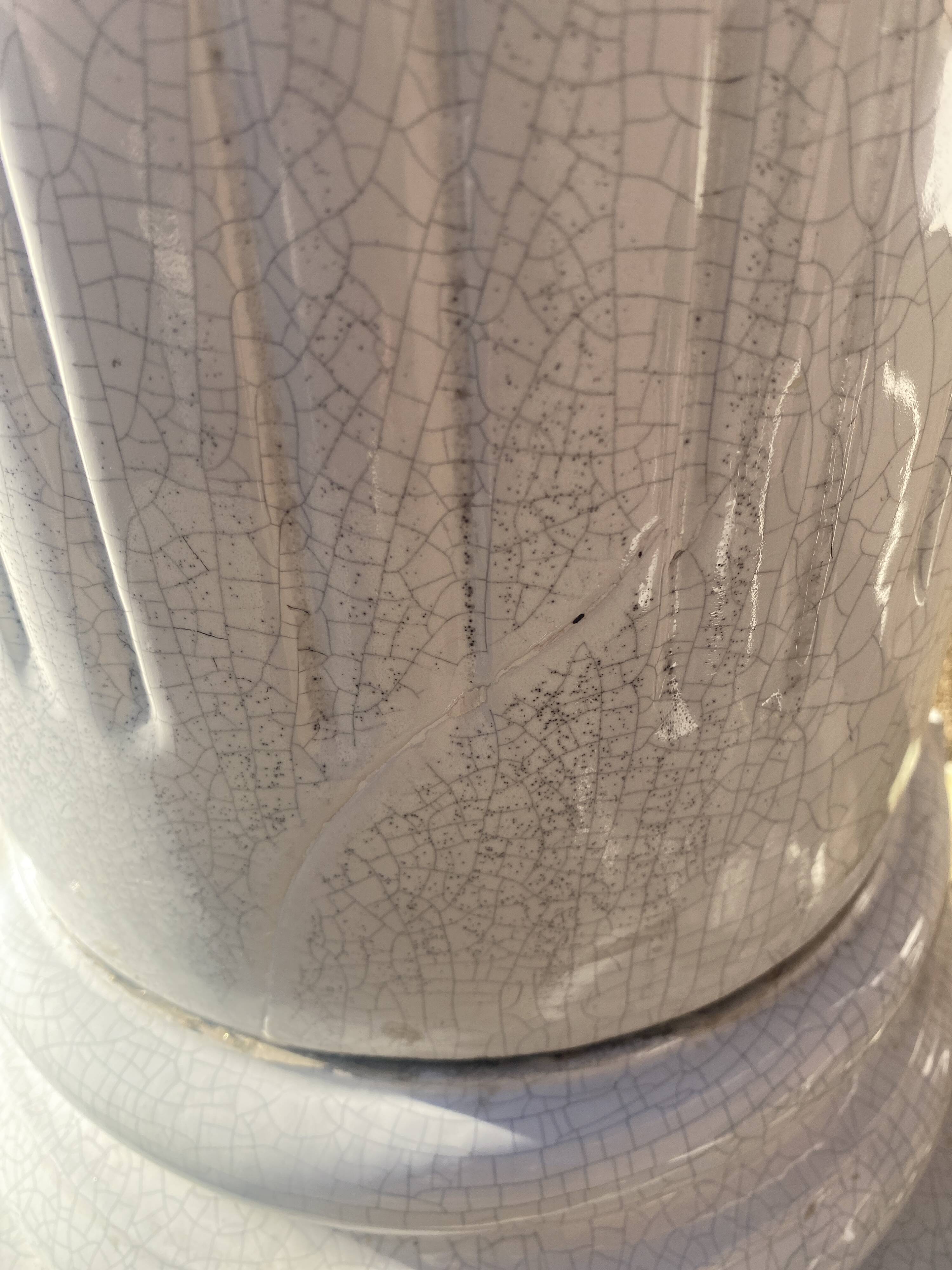 Earthenware pedestal column