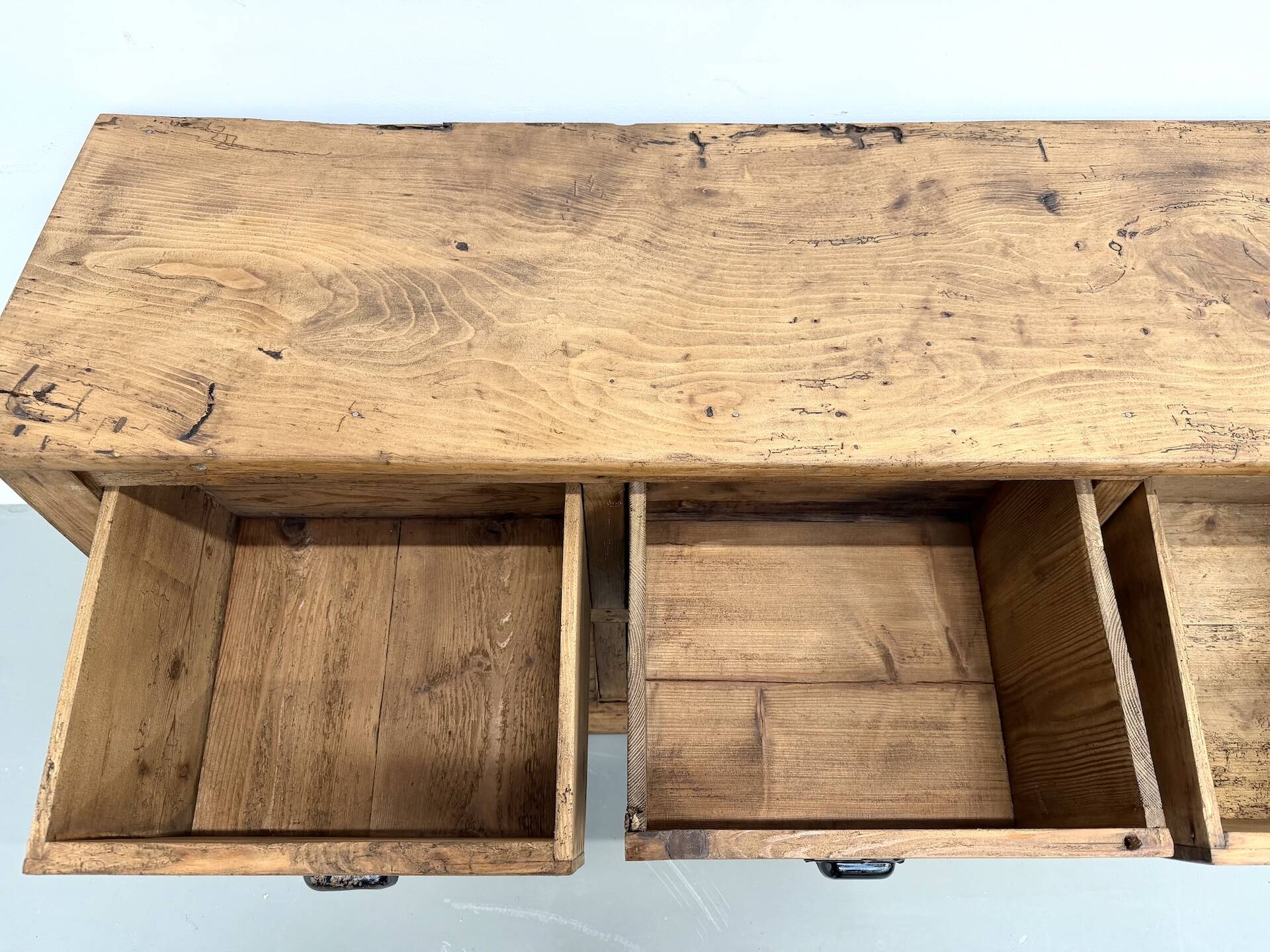 Six-drawer workshop cabinet