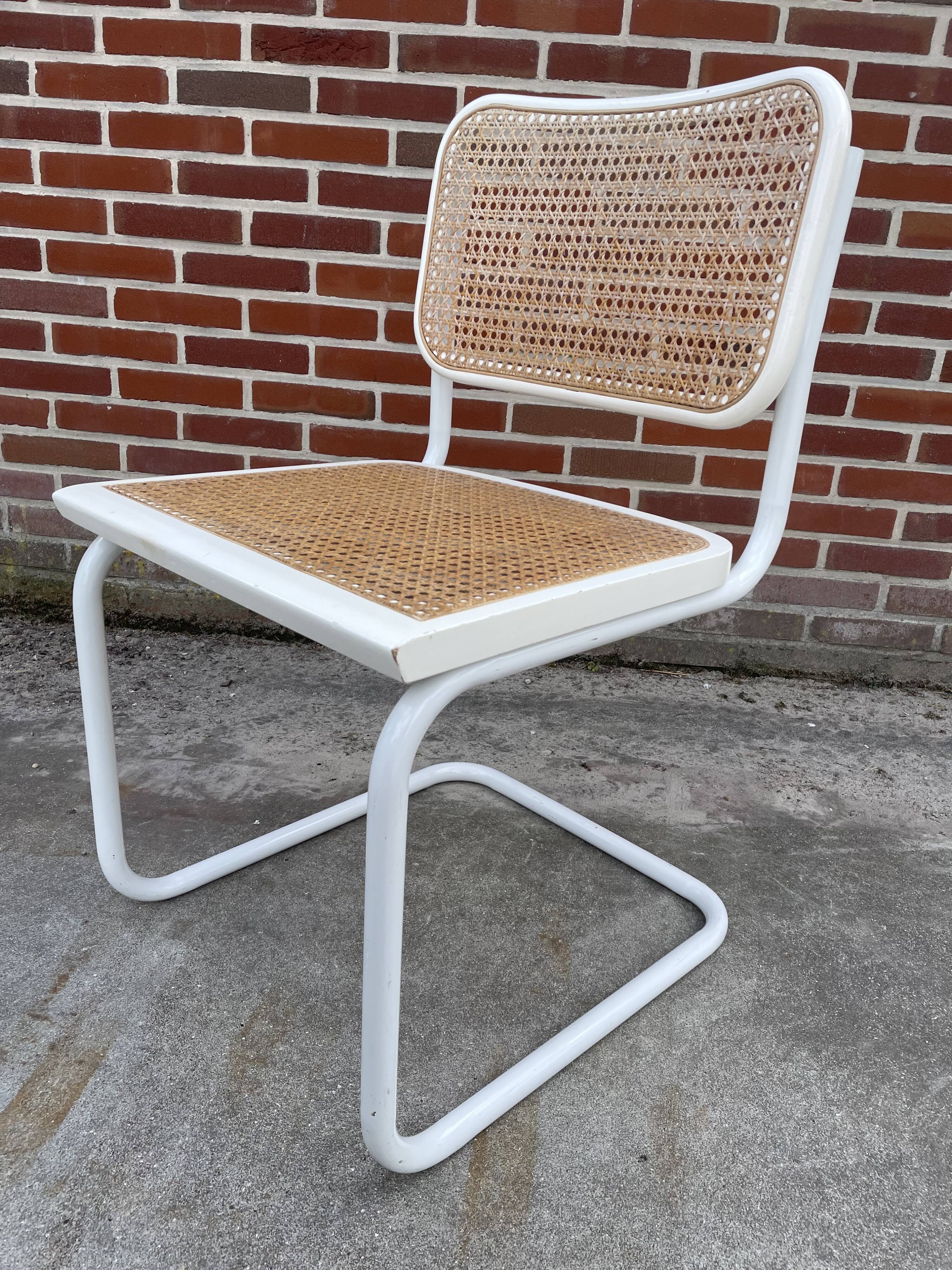 Cesca design chair b32 model in white design