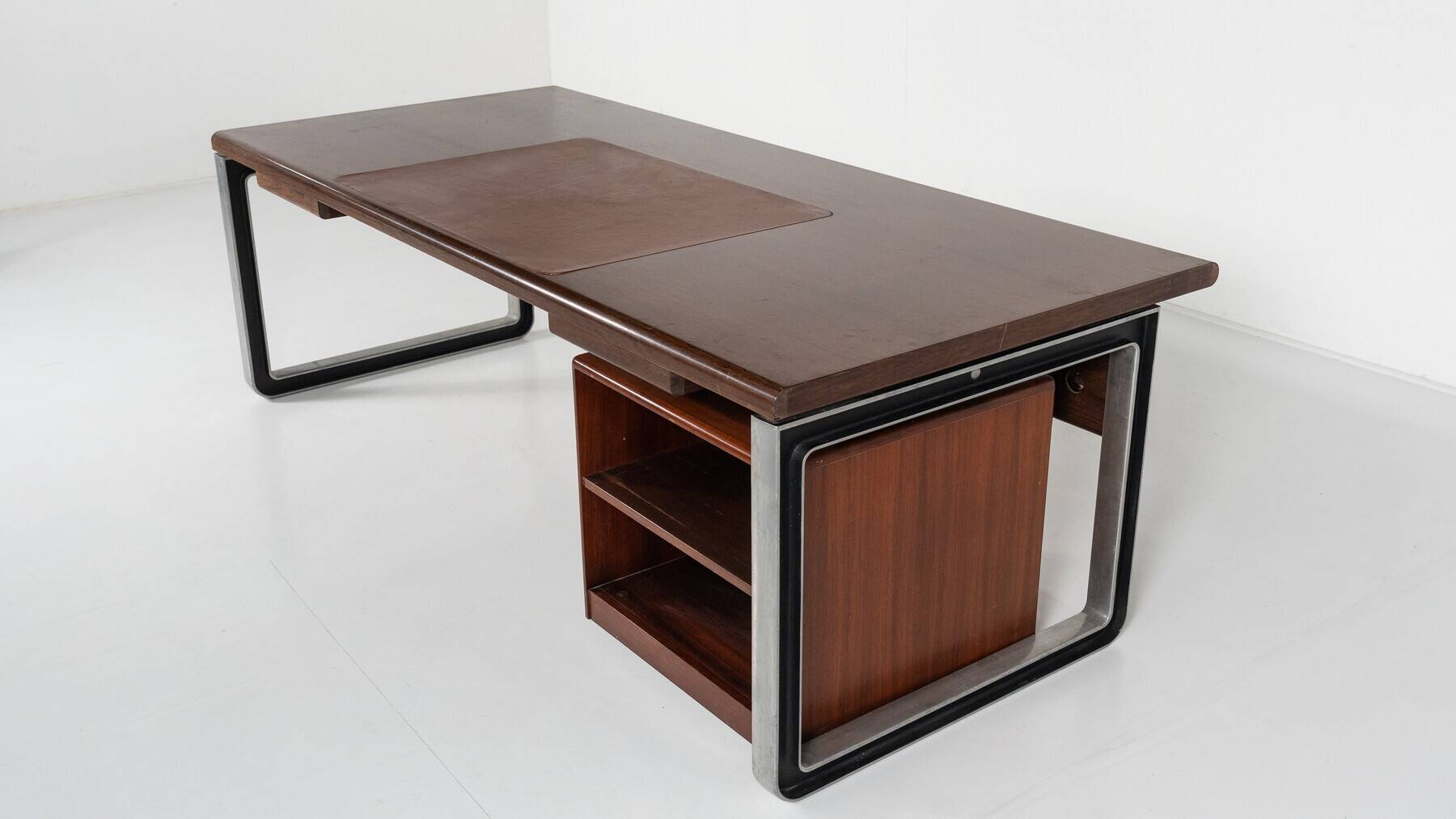 Mid-Century Modern T333 Desk by Oslvado Borsani and Eugenio Gerli for Tecno