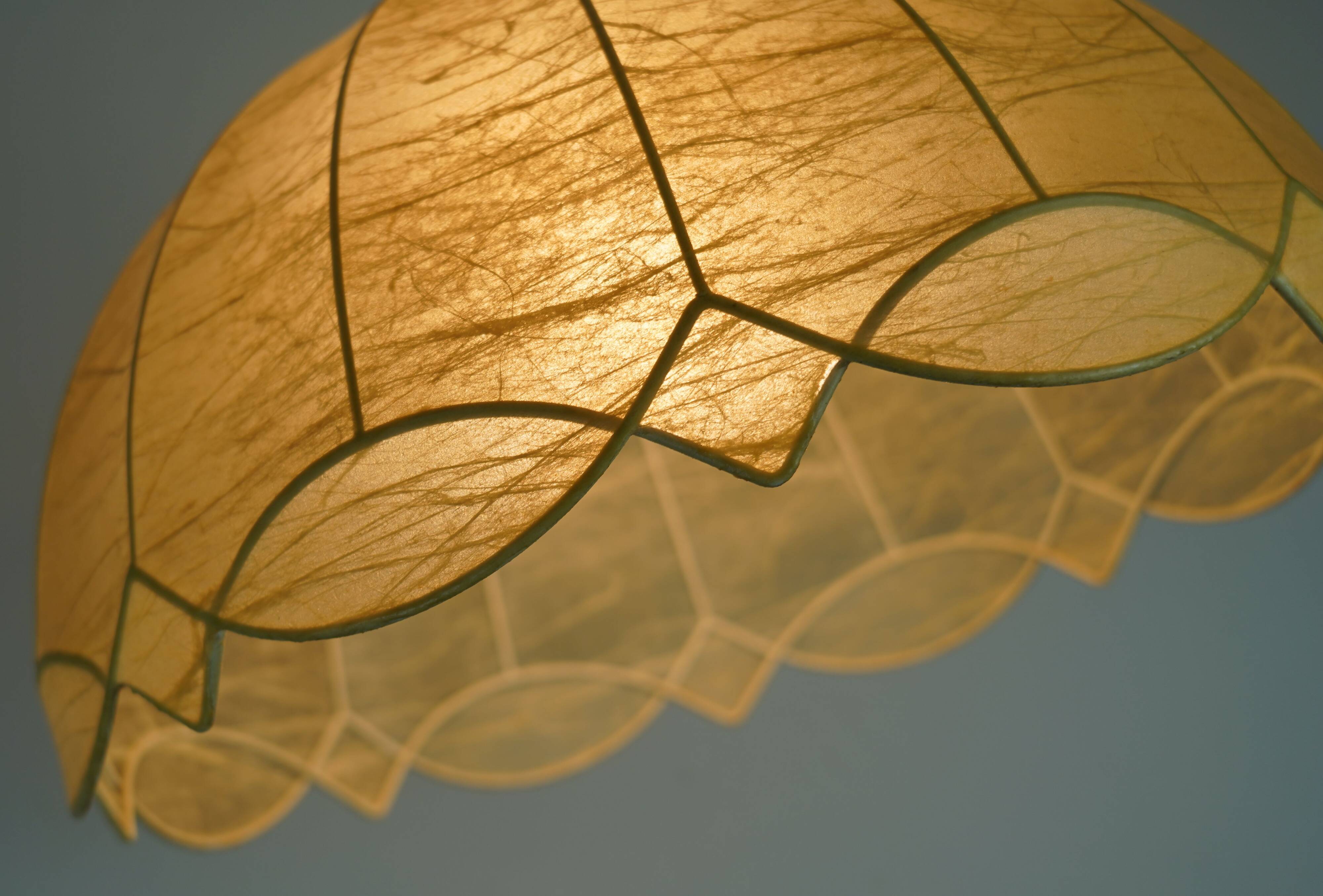 very beautiful mid century modern cocoon PENDANT LIGHT 1970s