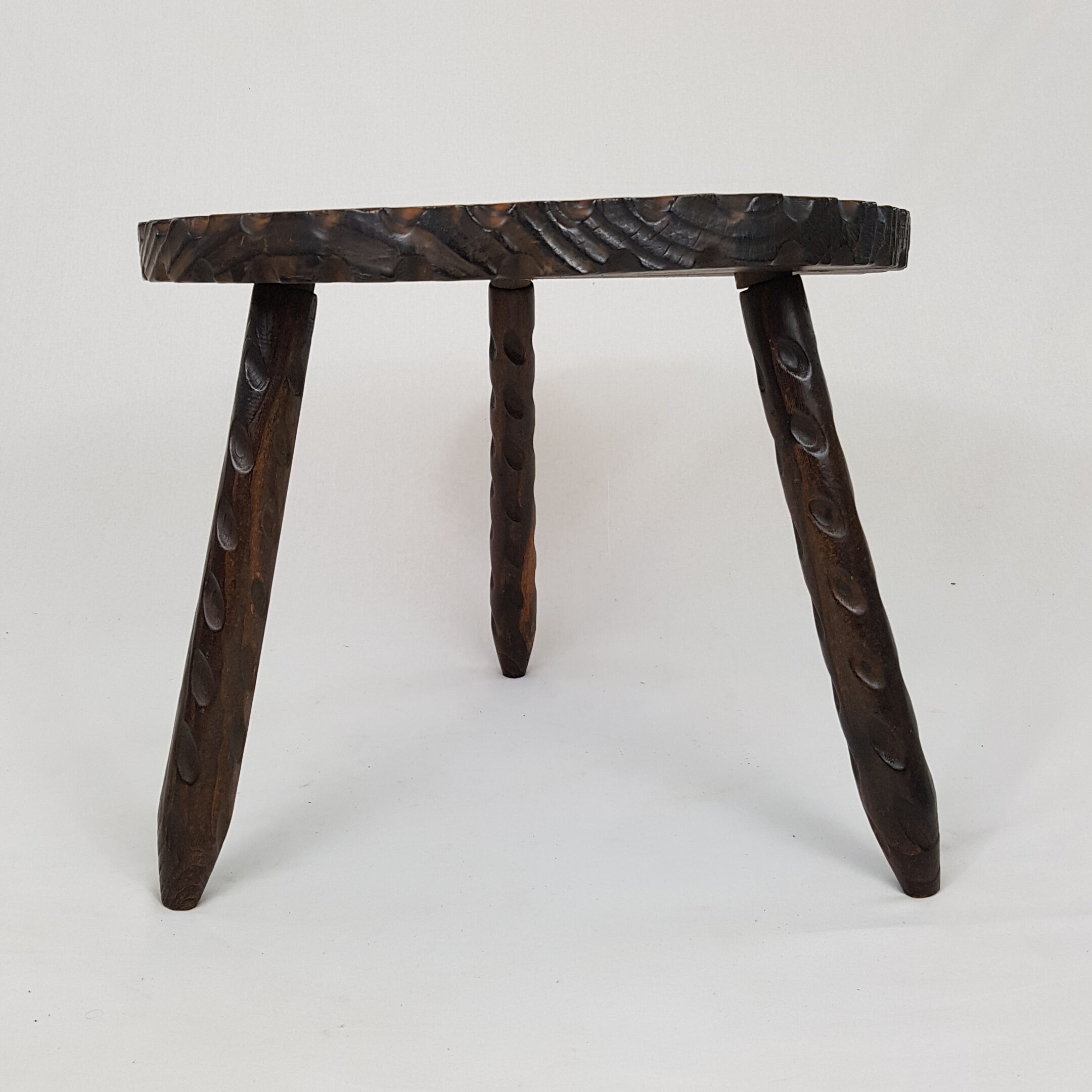 Coffee table in solid wood, tripod