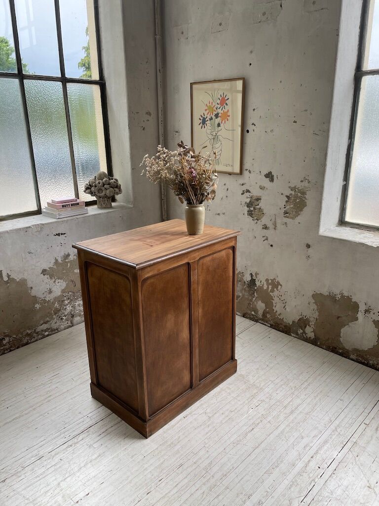 Oak trading post in early XXth century