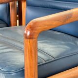 Ensemble de huit chaises de salle à manger à accoudoirs en noyer par Gordon Russell, années 1960