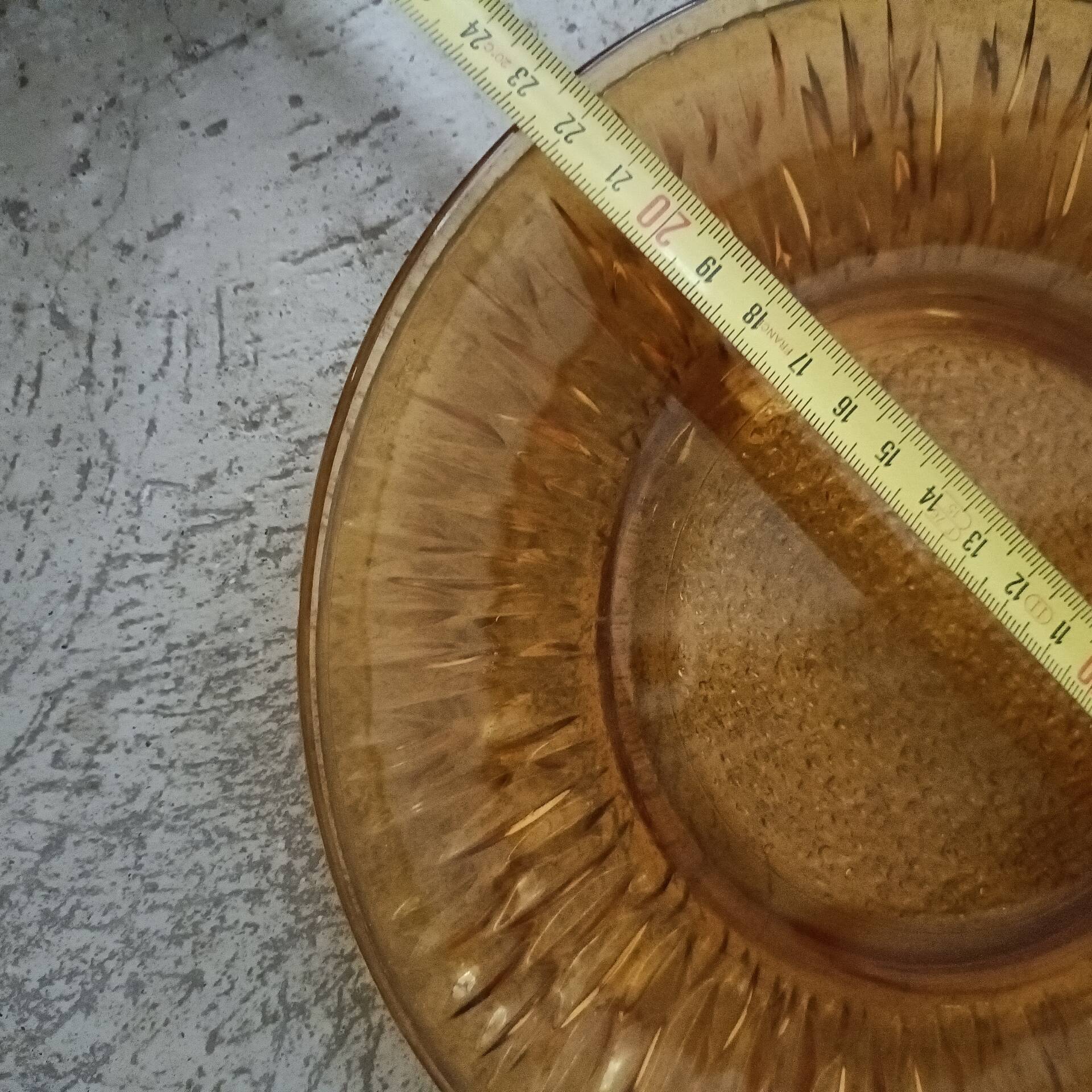 Twelve amber sunflower plates Vereco