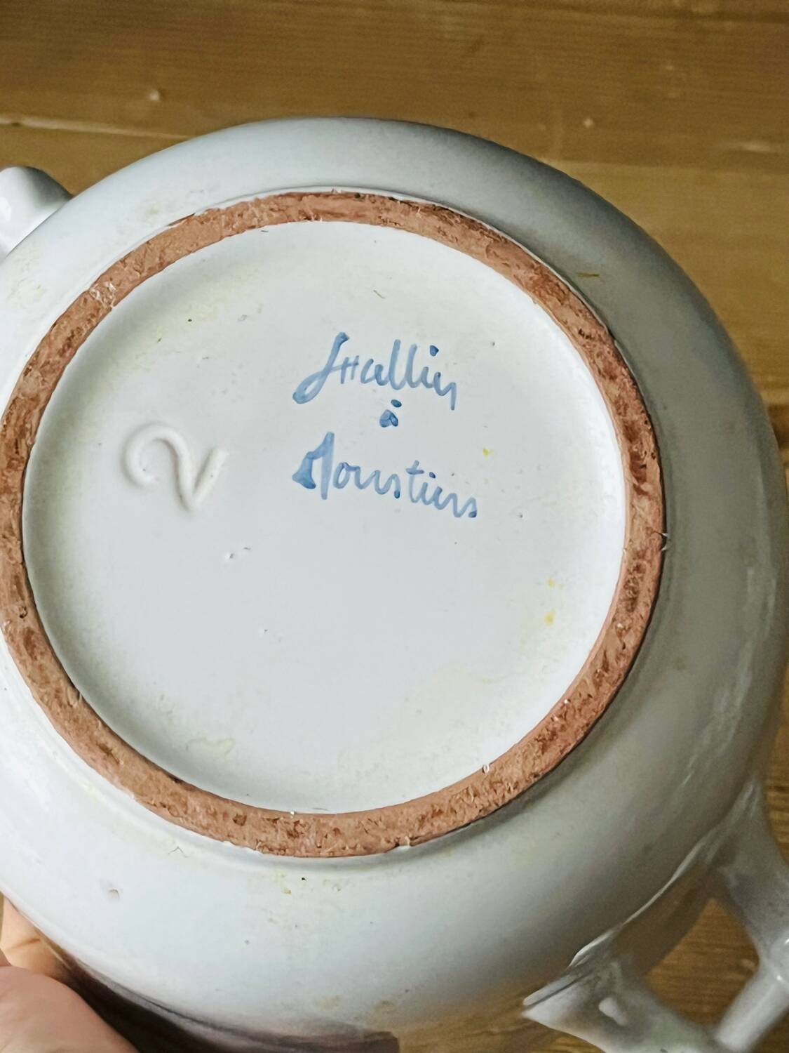 White Moustiers flowerpot