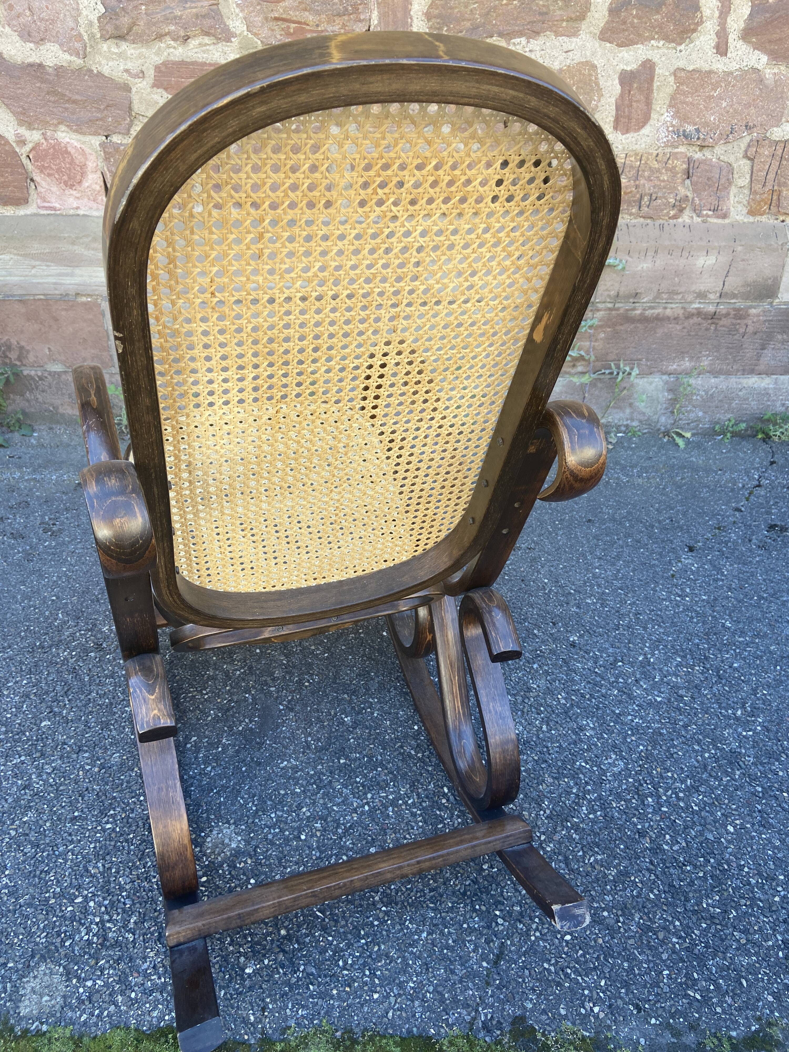 Rocking-chair vintage curved wood