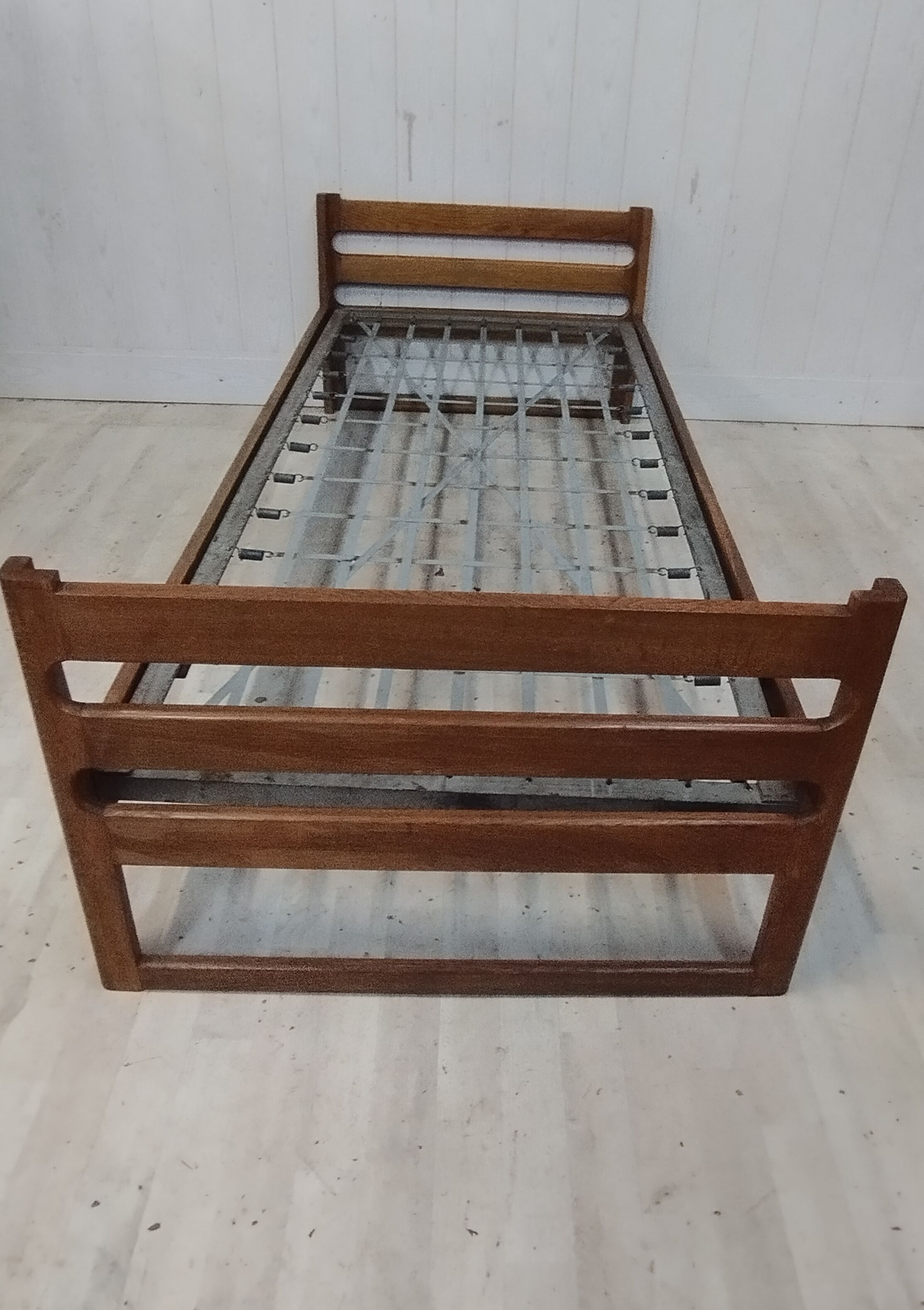 Vintage bed, Saint-Sabin workshop