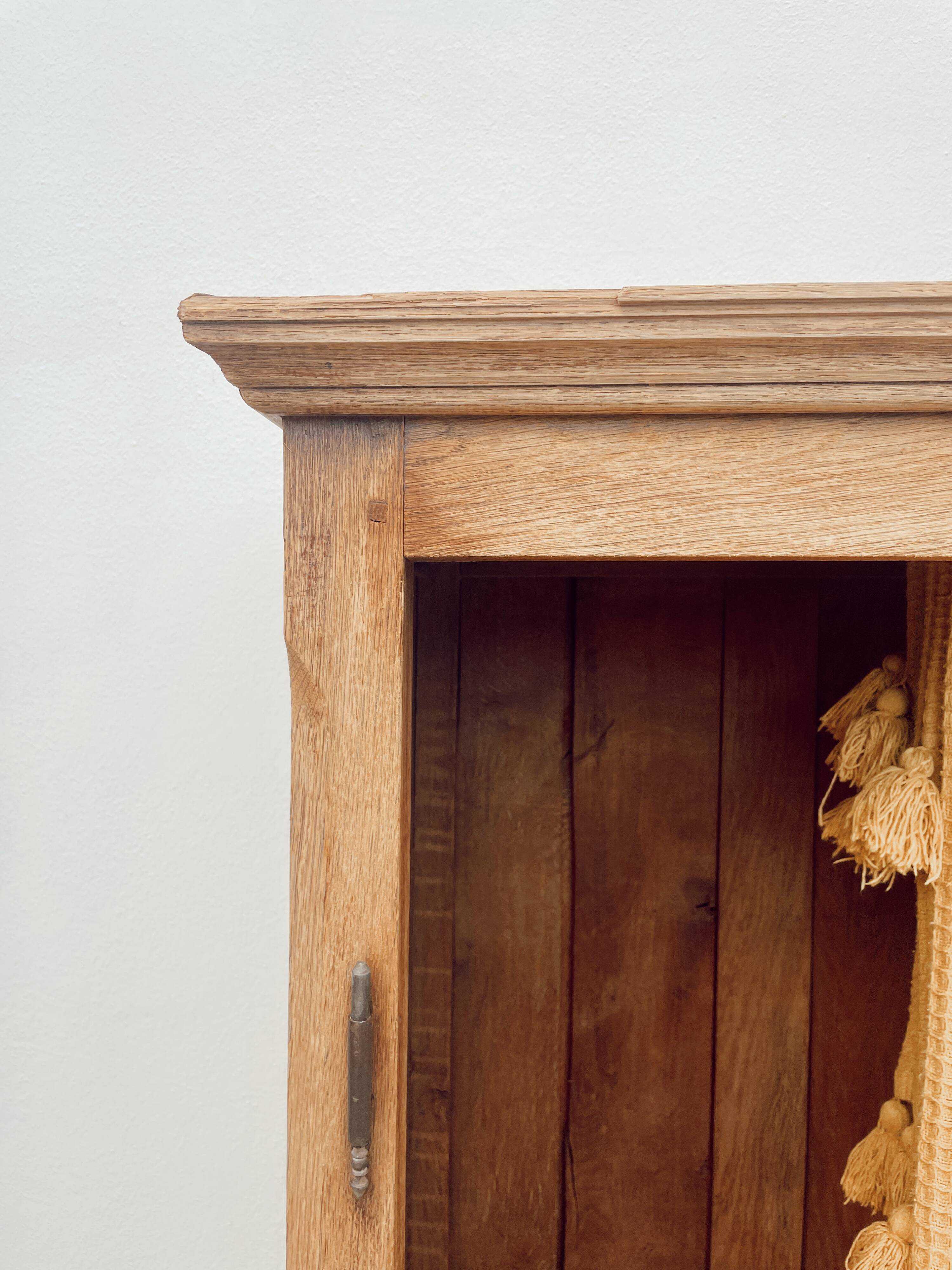 Wardrobe vintage raw wood