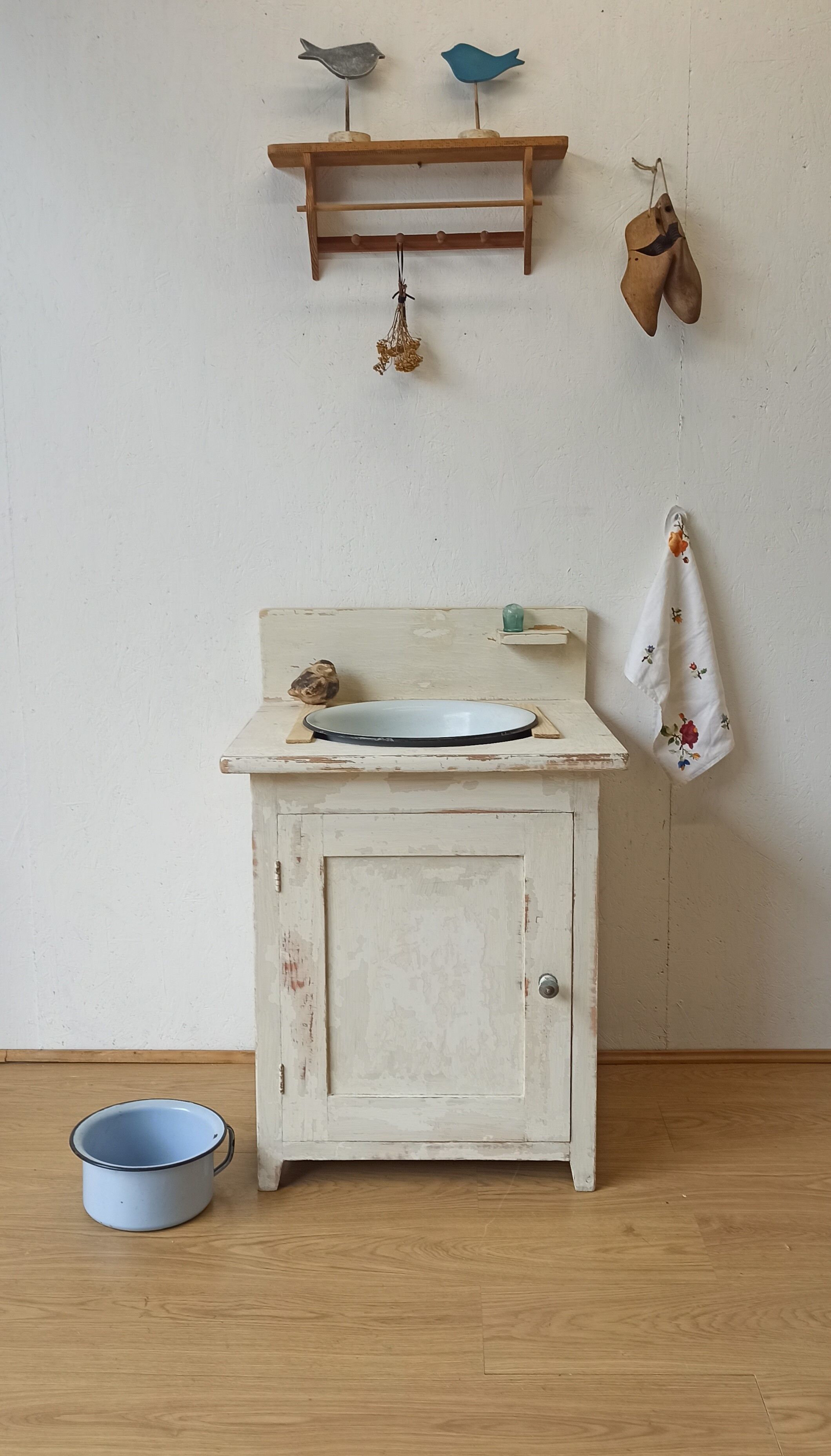 Old Wooden Wash Basin 50s.