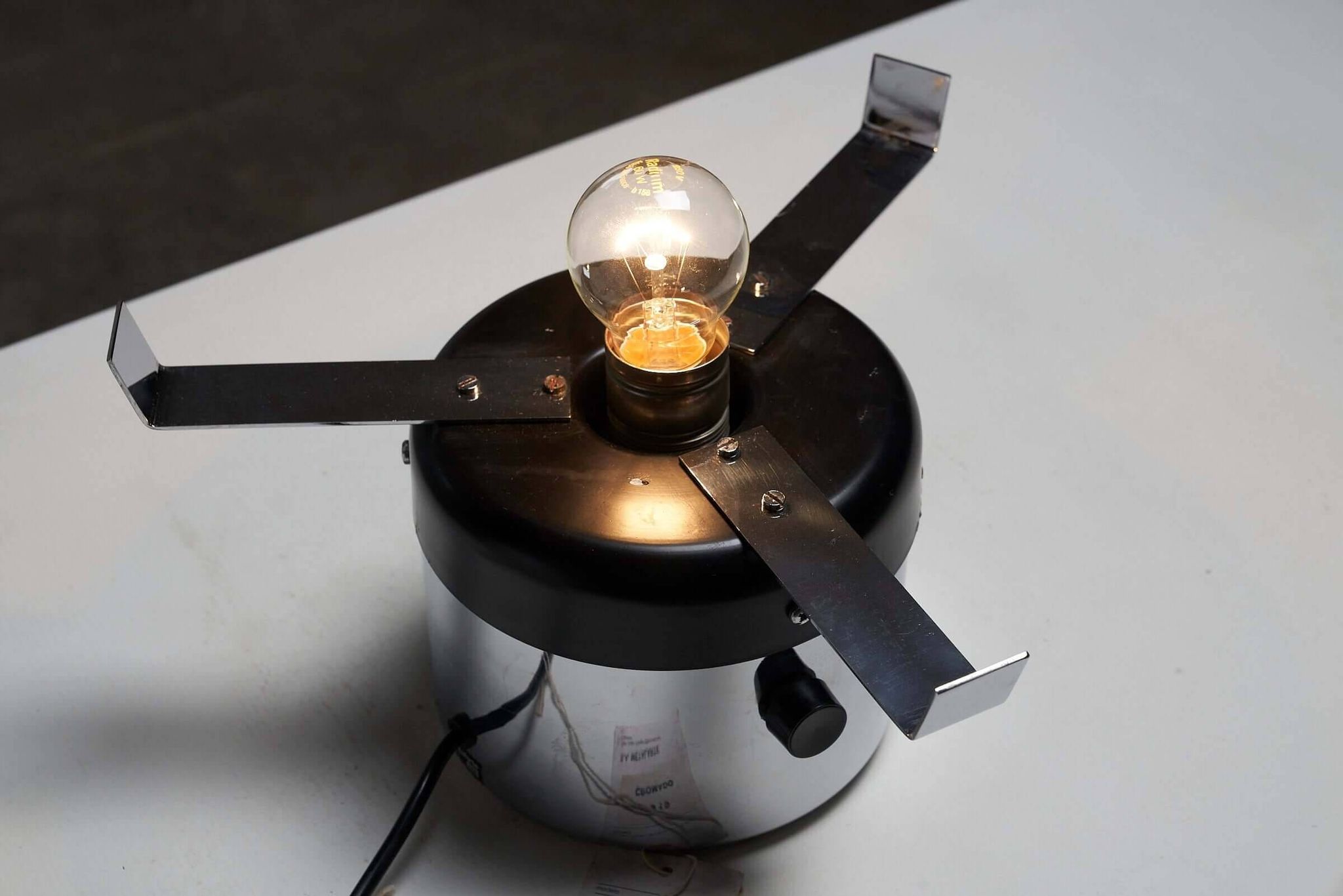 "Cromado 4950" table lamp by Gaetano Scolari for Metalarte