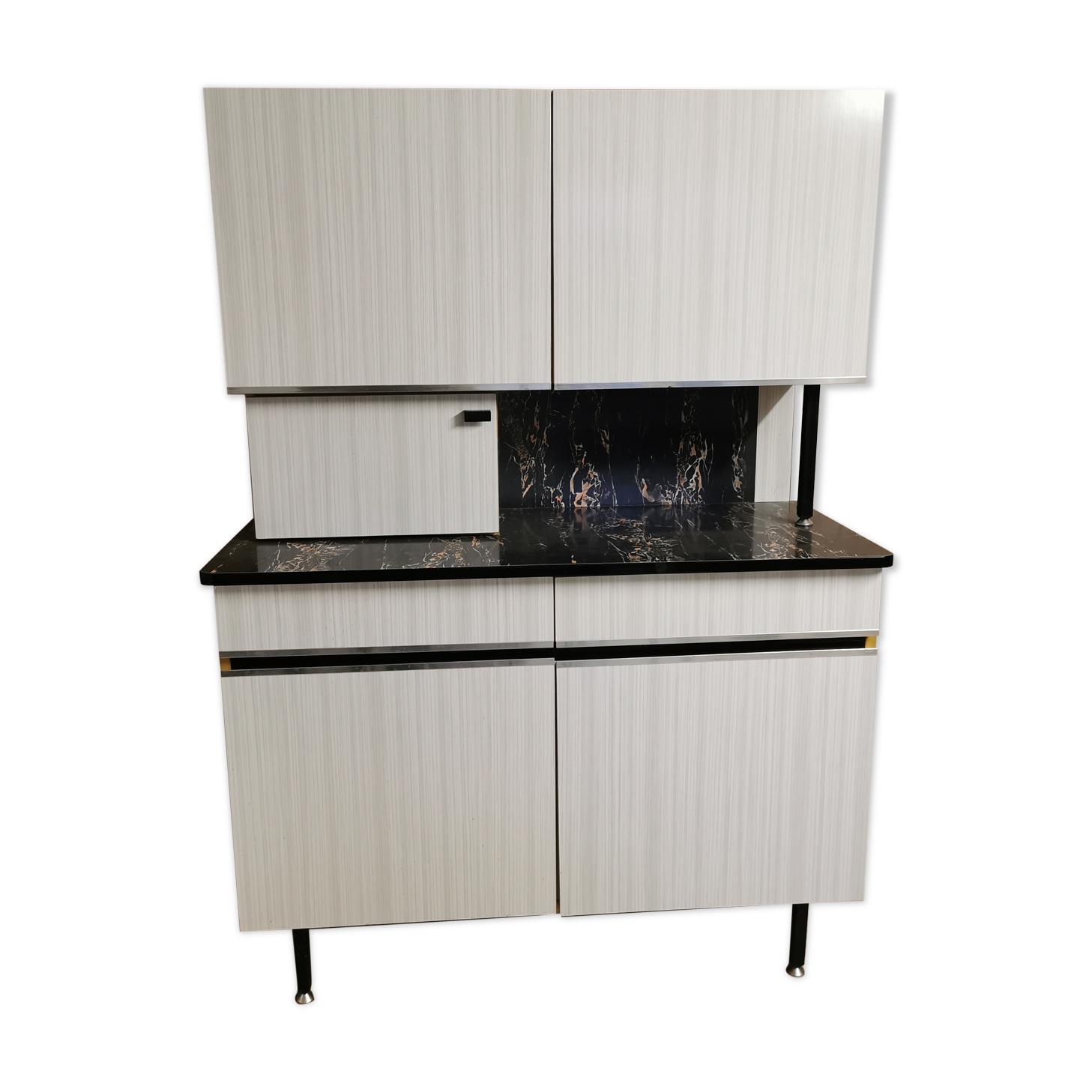 Buffet formica marble effect