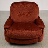 Fauteuil en velours avec pieds arrondis en bois, années 1970