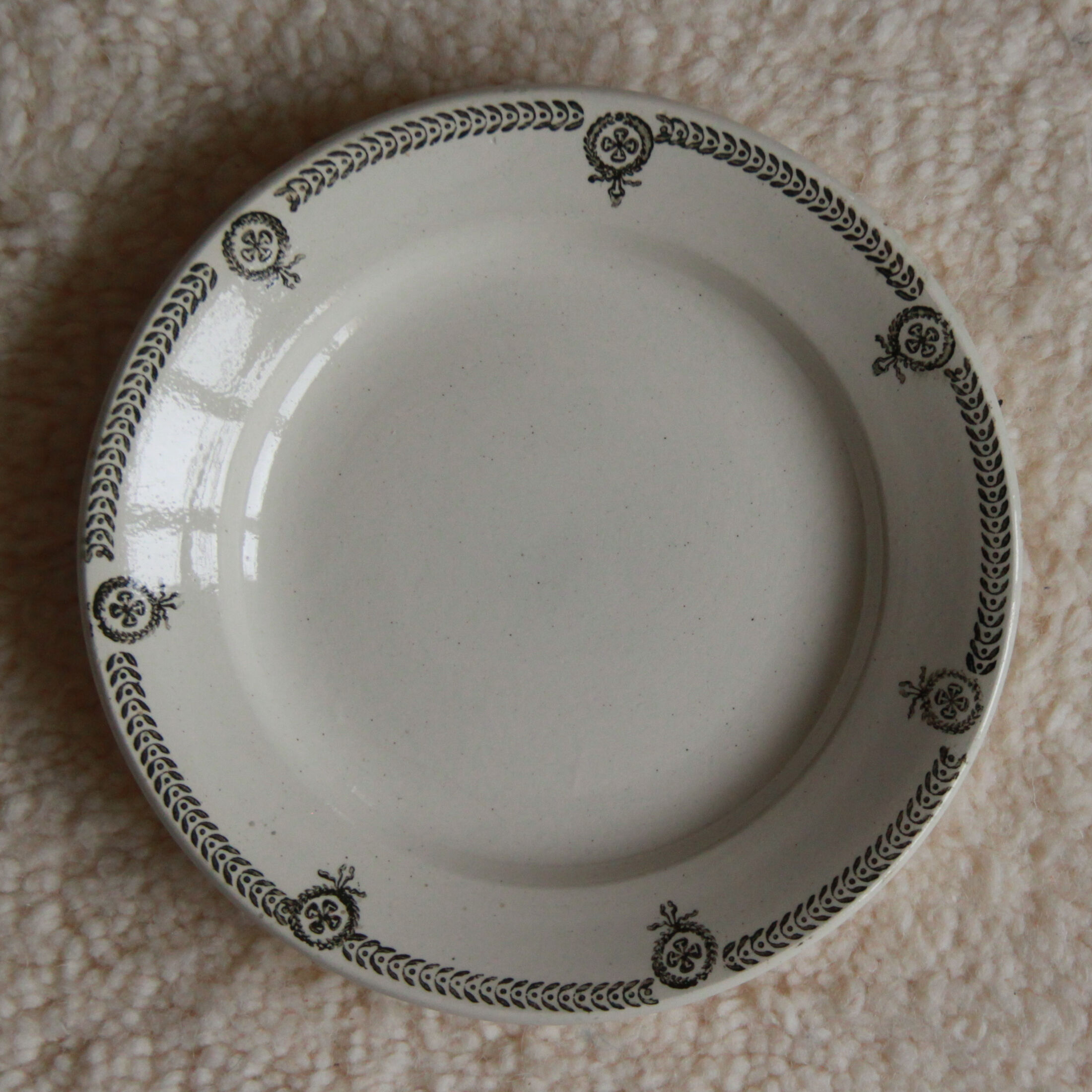 Set of 6 flat plates green garland old earthenware Castres