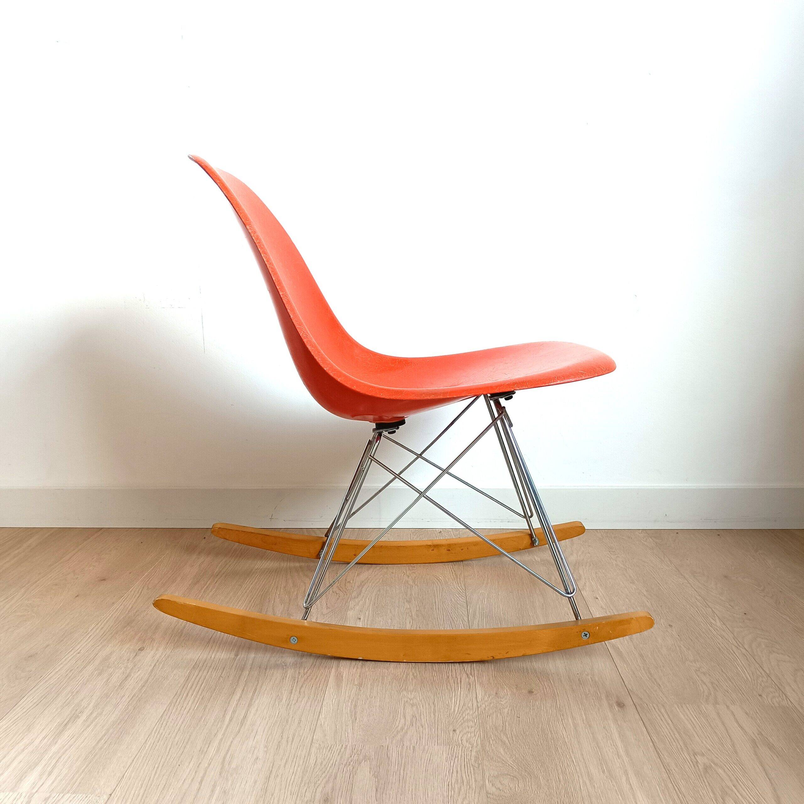 Rocking chair Eames – Vitra
