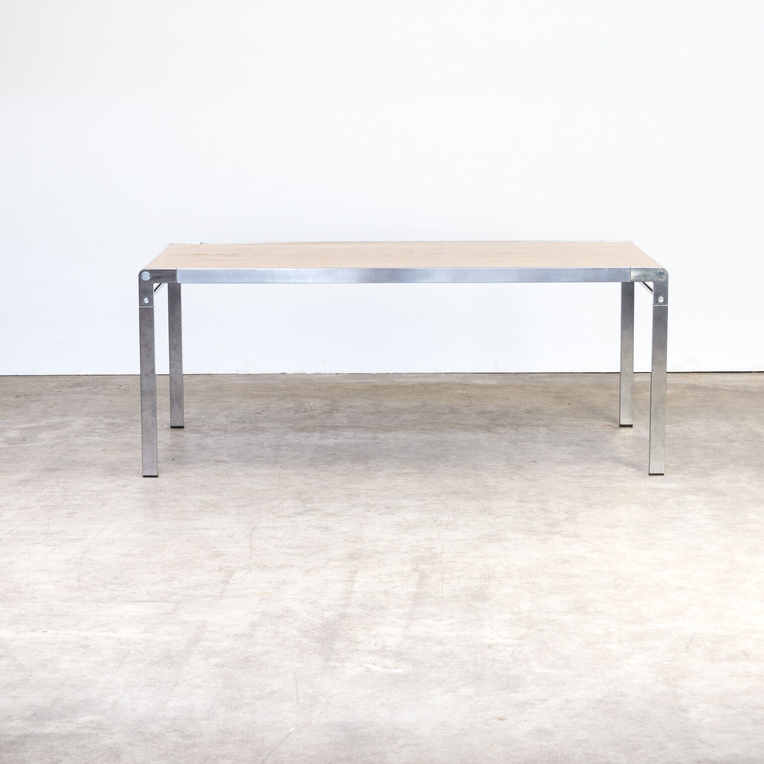 Paul Ibens & Claire Bataille TE 21 dining table for ’t Spectrum