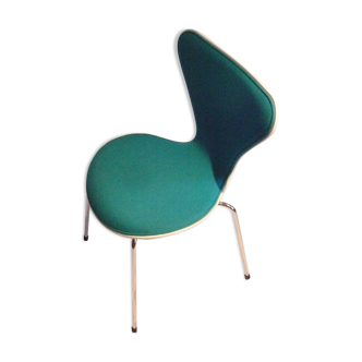 Chaise modèle 3107 tissu turquoise design Jacobsen, édition Fritz hansen