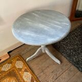 Patinated wooden pedestal table