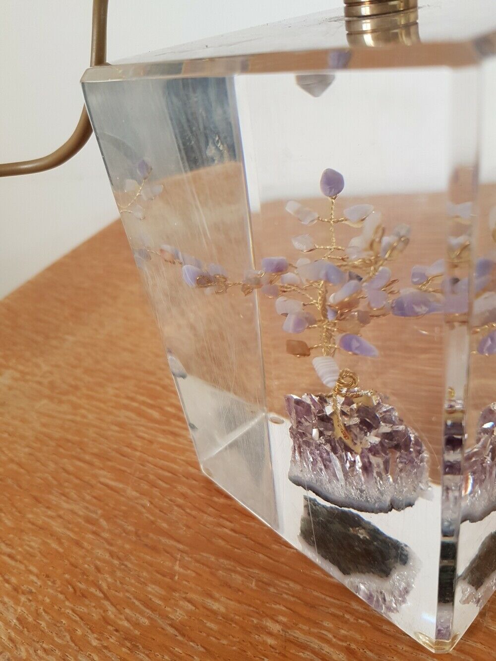 Resin lamp with amethyst shaft inclusion