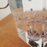 Resin lamp with amethyst shaft inclusion