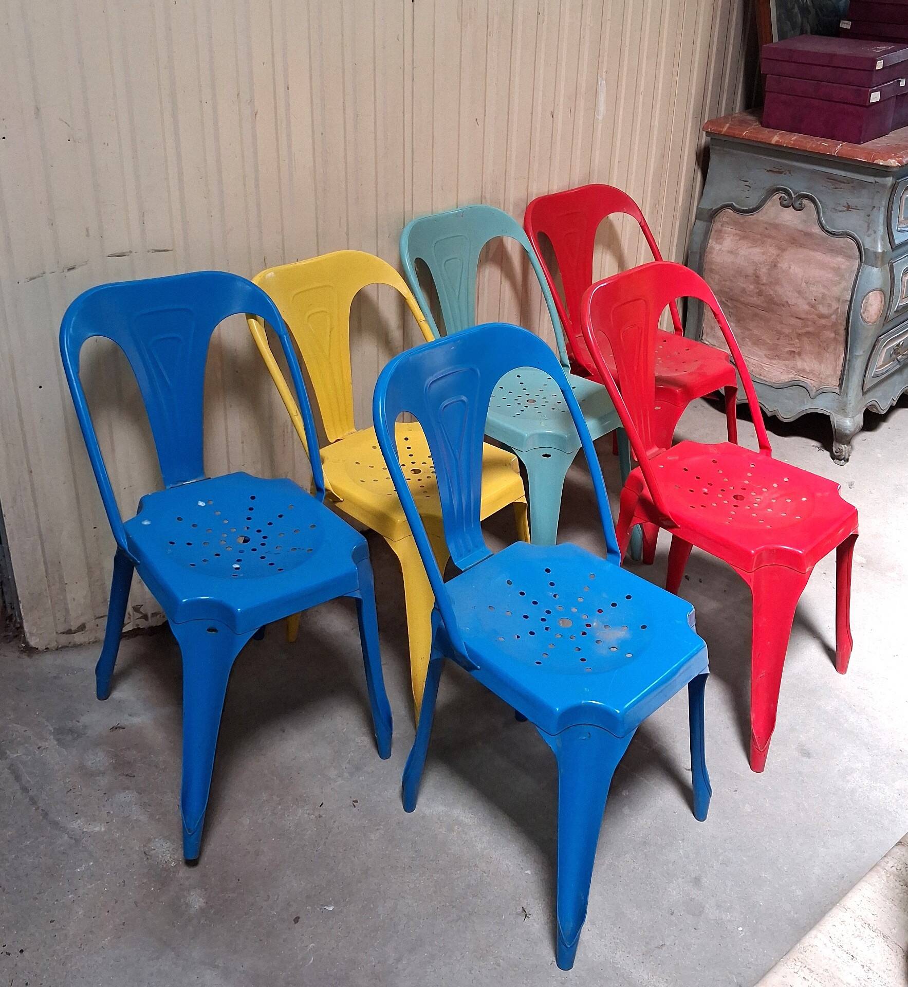 Suite de 6 Chaises style Tolix Multicolores  Design industriel