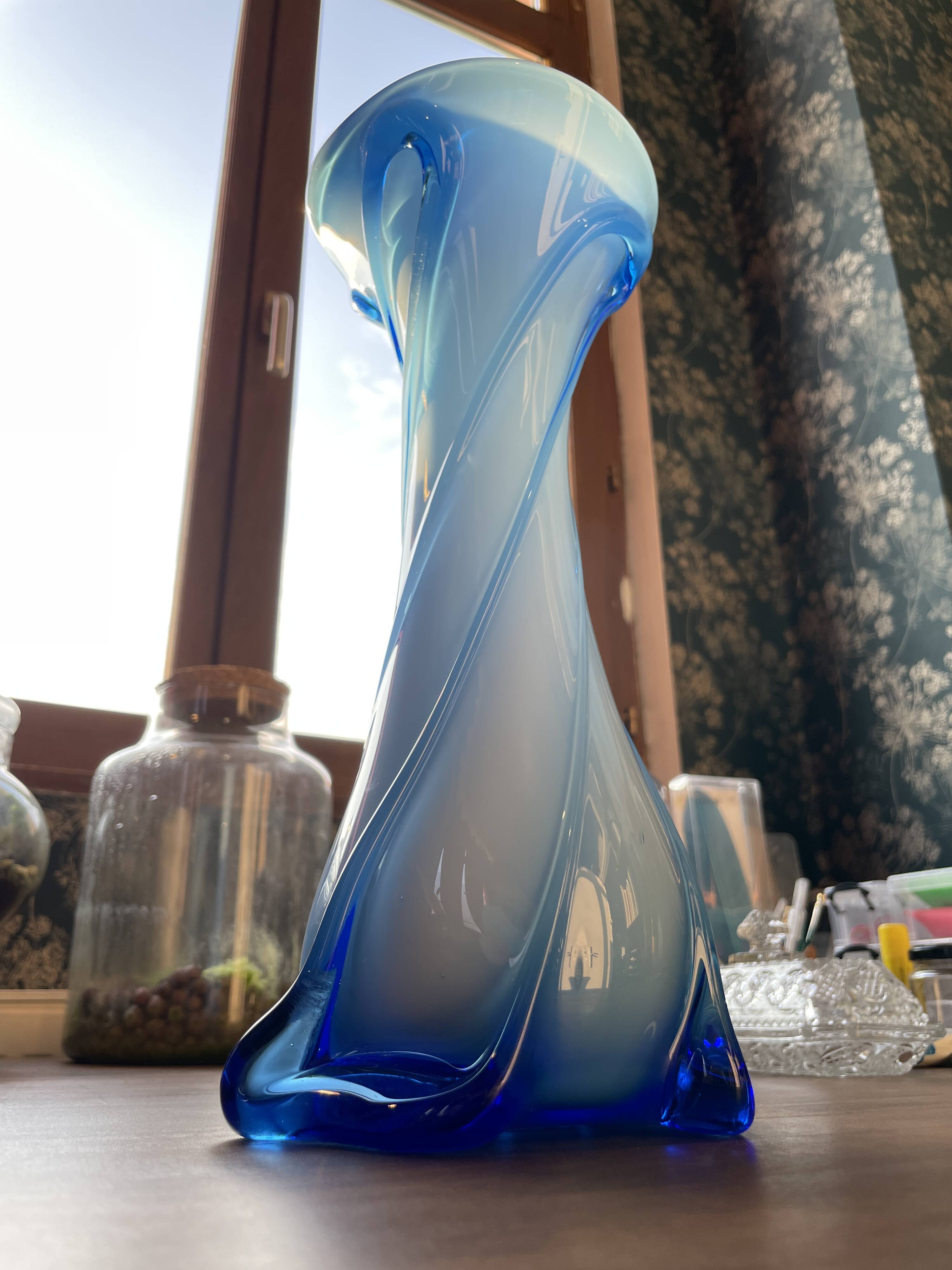 Large twisted blue vase made of Empoli glass, Tuscany, Florence (1950, Italy)