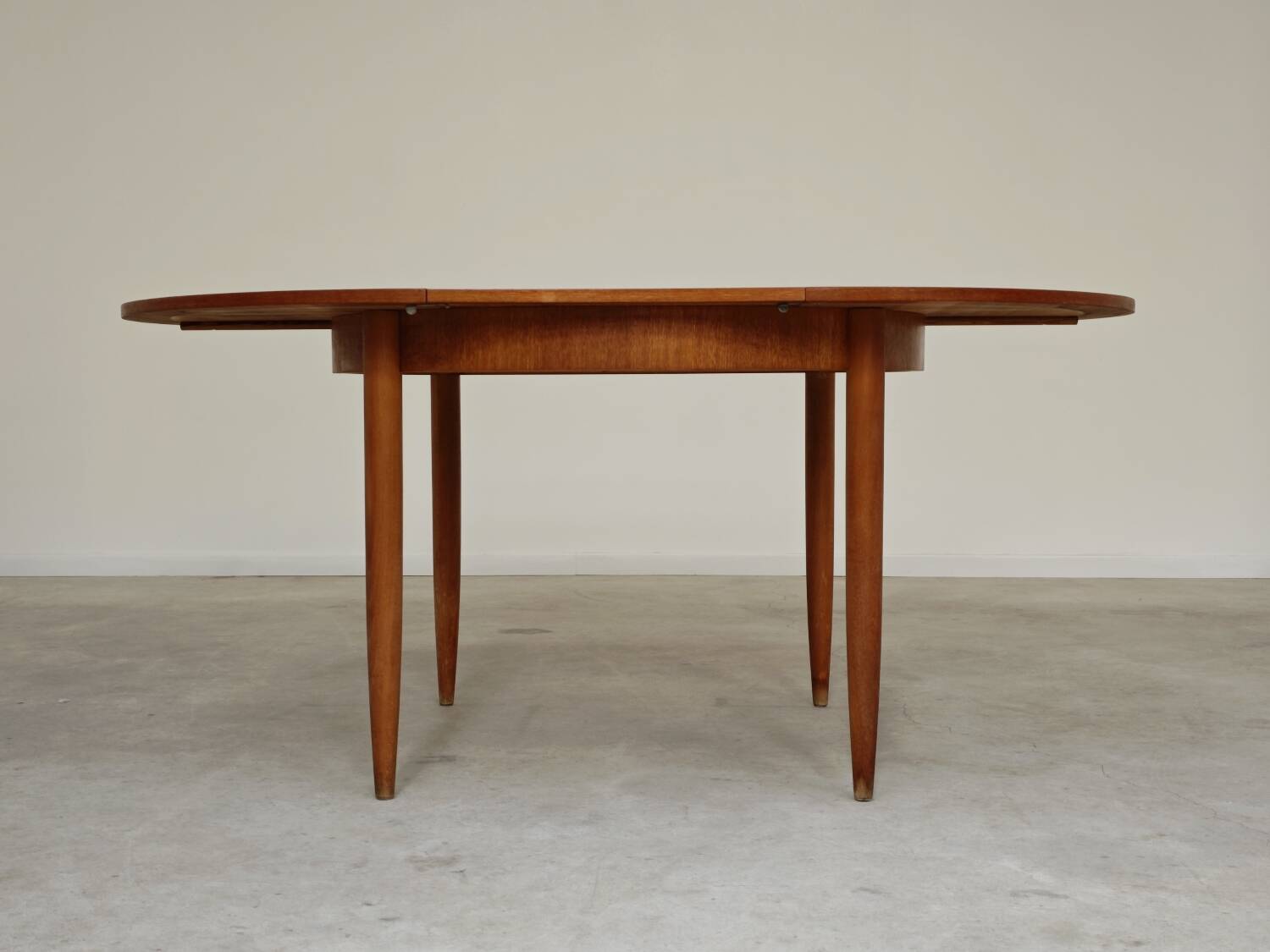 Round extending table, light oak, East Germany, 1960s