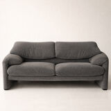 Maralunga 2-seater sofa by Cassina, designed by Vico Magistretti.