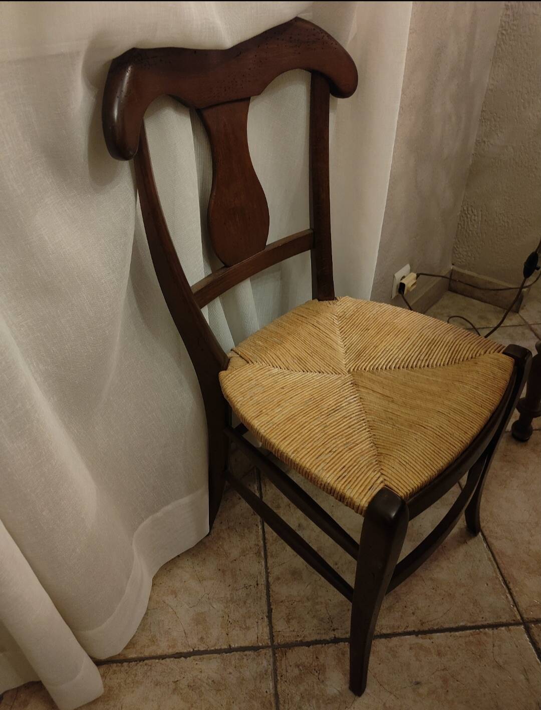 Lot de 4 chaises en bois de hêtre massif