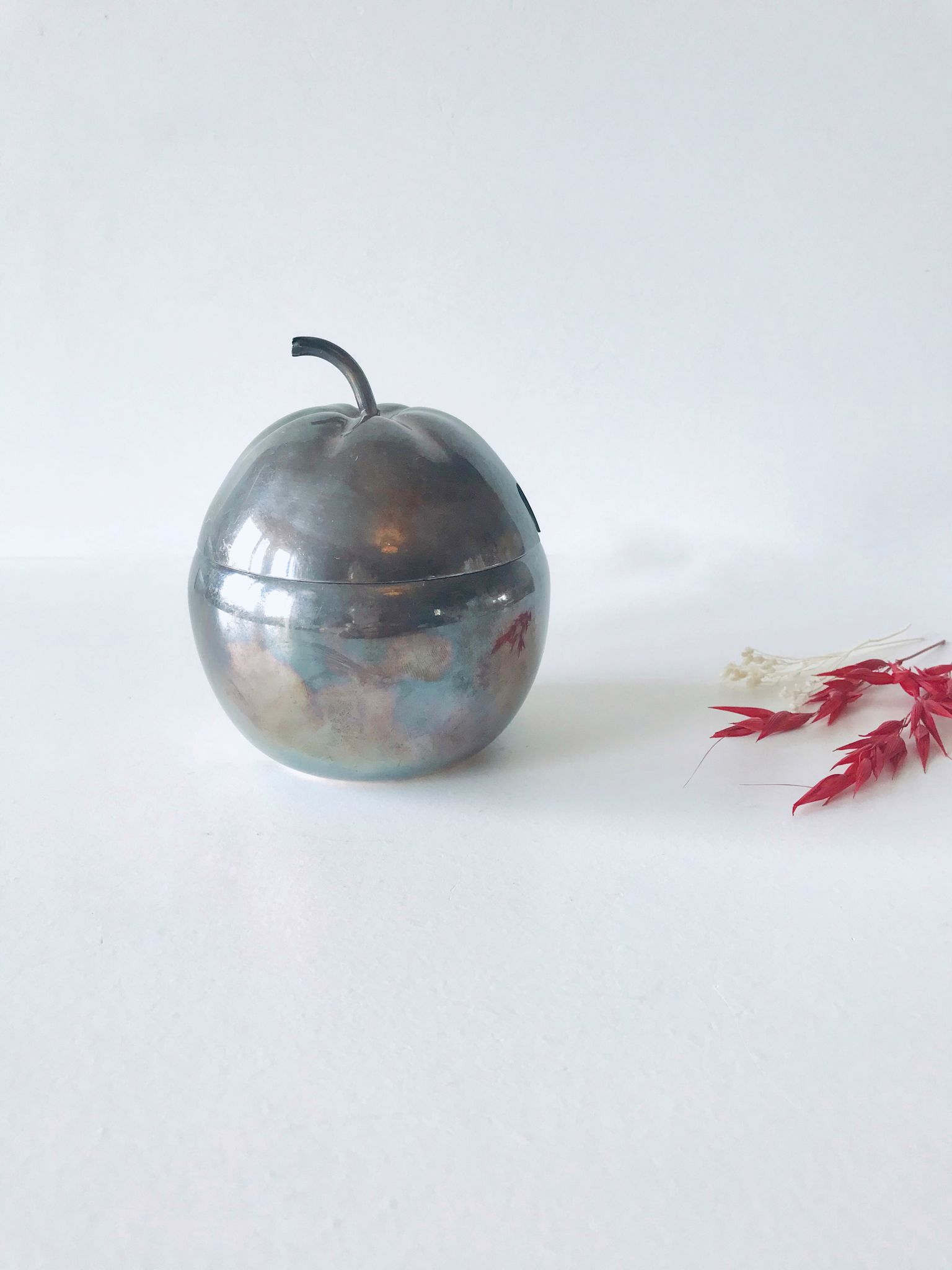 Small bonbonnière Apple in silver
