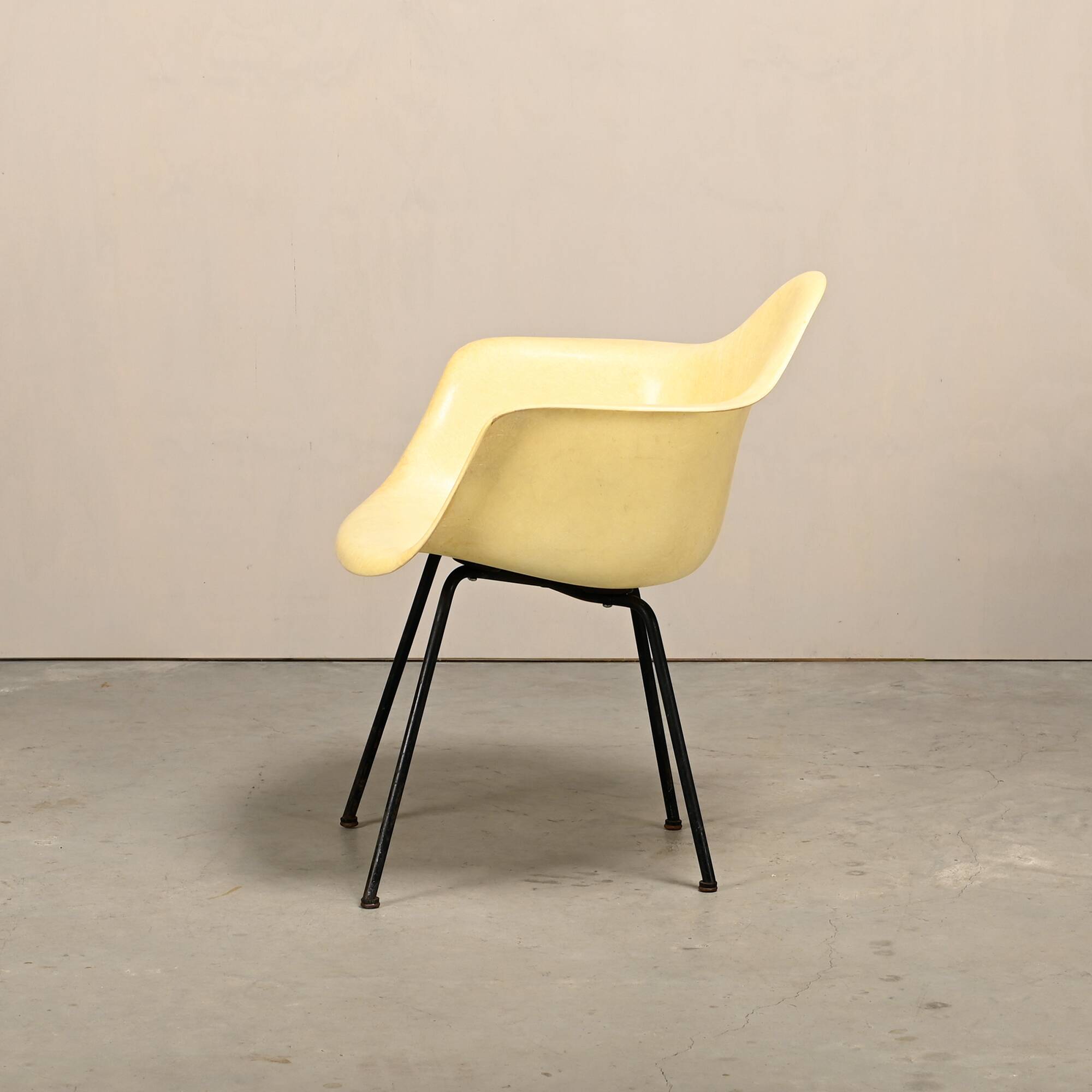 Charles & Ray Eames MAX Parchment rope edge Armchair Herman Miller 1951