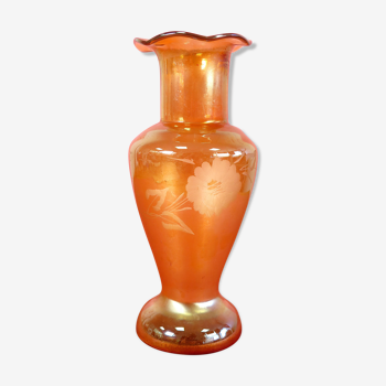 Vase orange en verre