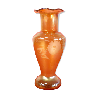 Vase orange en verre