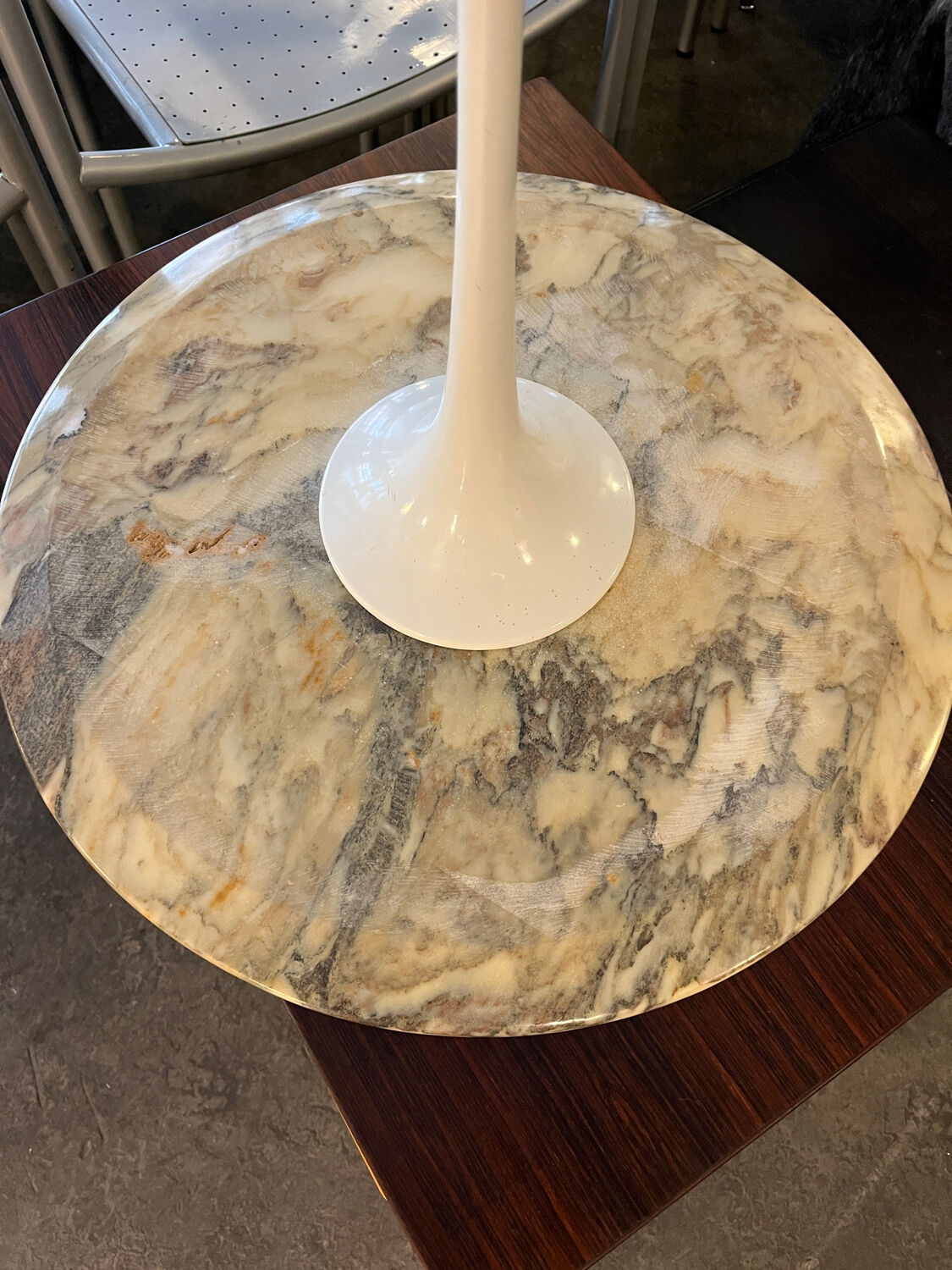 Tulip marble side table by Eero Saarinen for Knoll