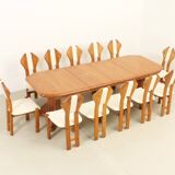 Large extendable Danish dining table in solid pine, 1970s.