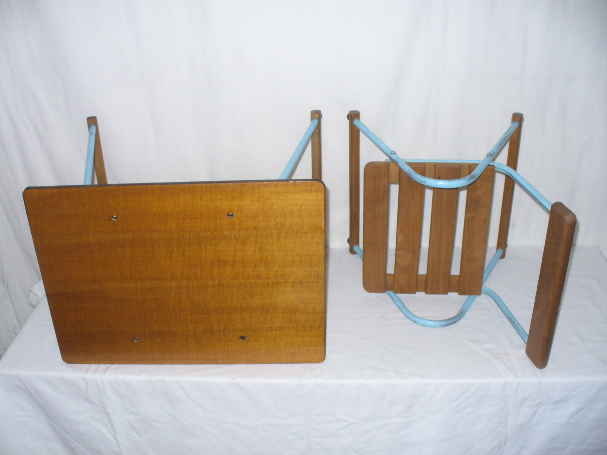 Table and chair child of the 50s