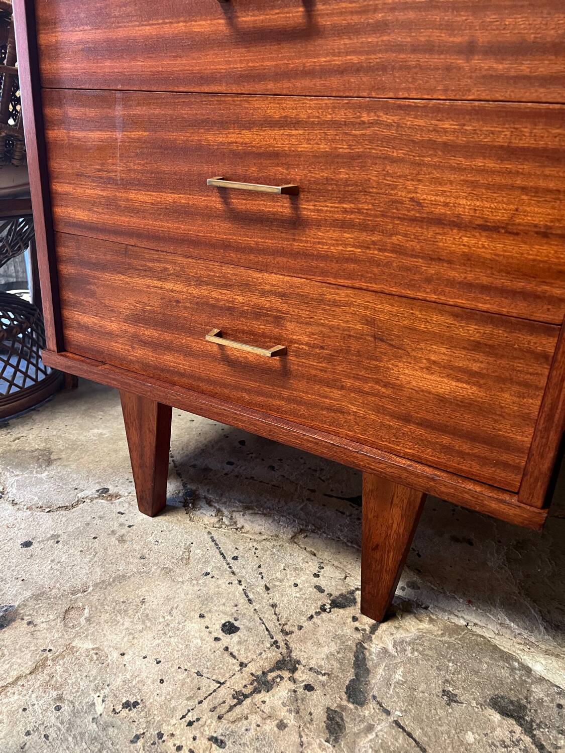 Vintage chiffonier