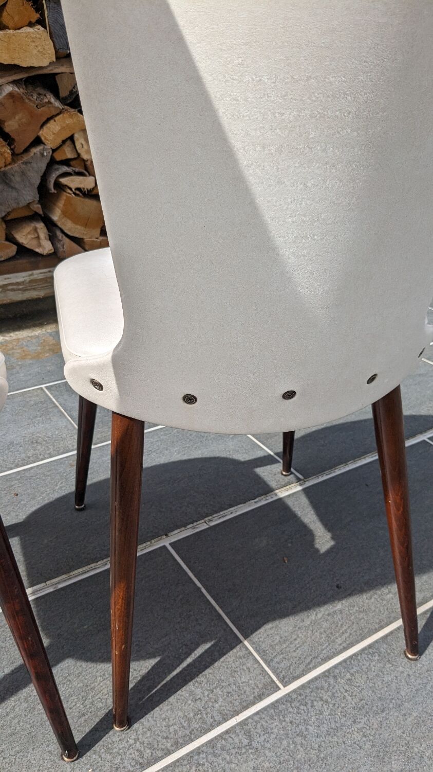 Baumann Essor model chairs