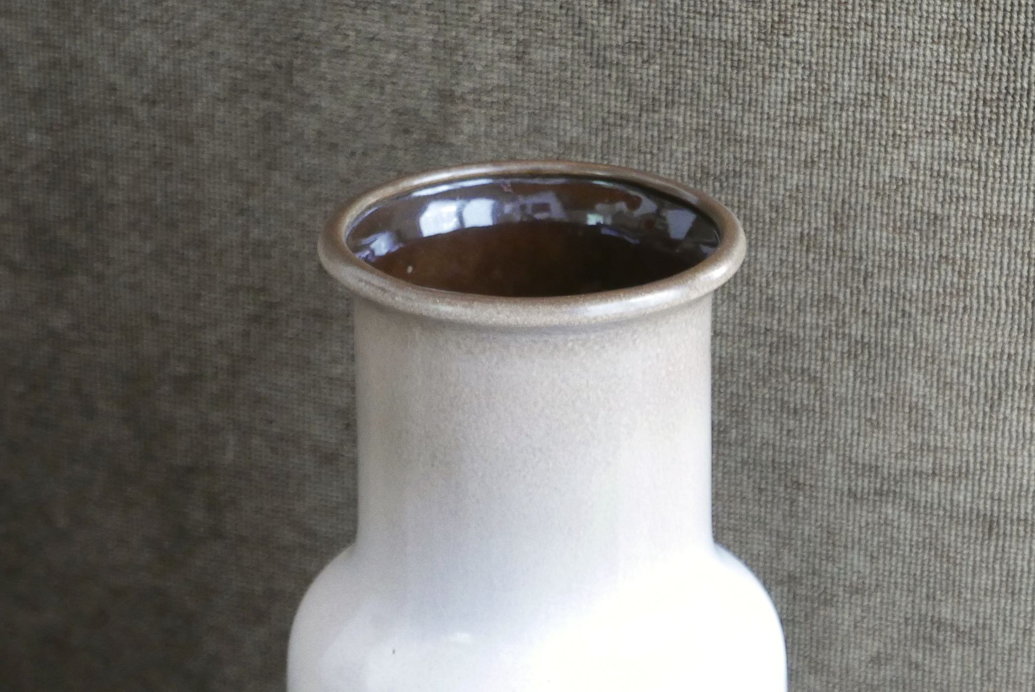 Vase en céramique blanc et marron West Germany, années 60