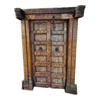 Ancient Indian doors in solid wood swing doors