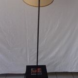 Tripod floor lamp