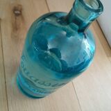 Carafe bleue issue d'une bouteille de siphon à eau de Seltz
