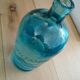 Carafe bleue issue d'une bouteille de siphon à eau de Seltz