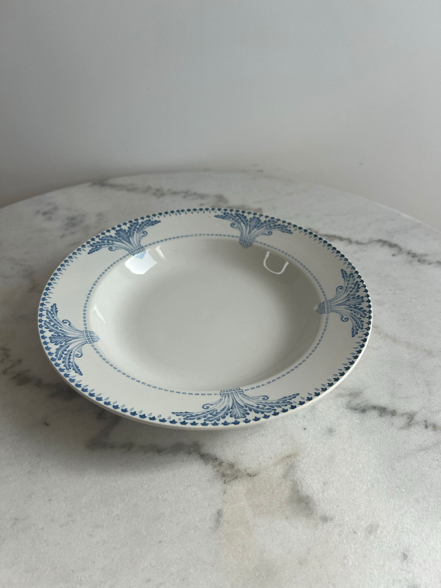 Assiette creuse Service Windsor Creil et Montereau 24cm